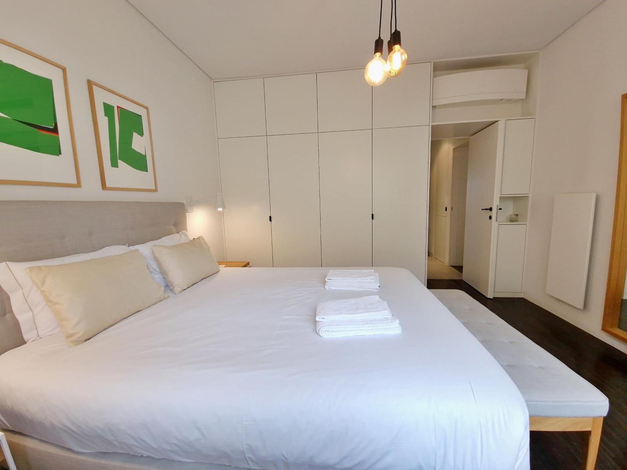 Apartment Mbird Riverside 2bd Flat With Garage Lissabon