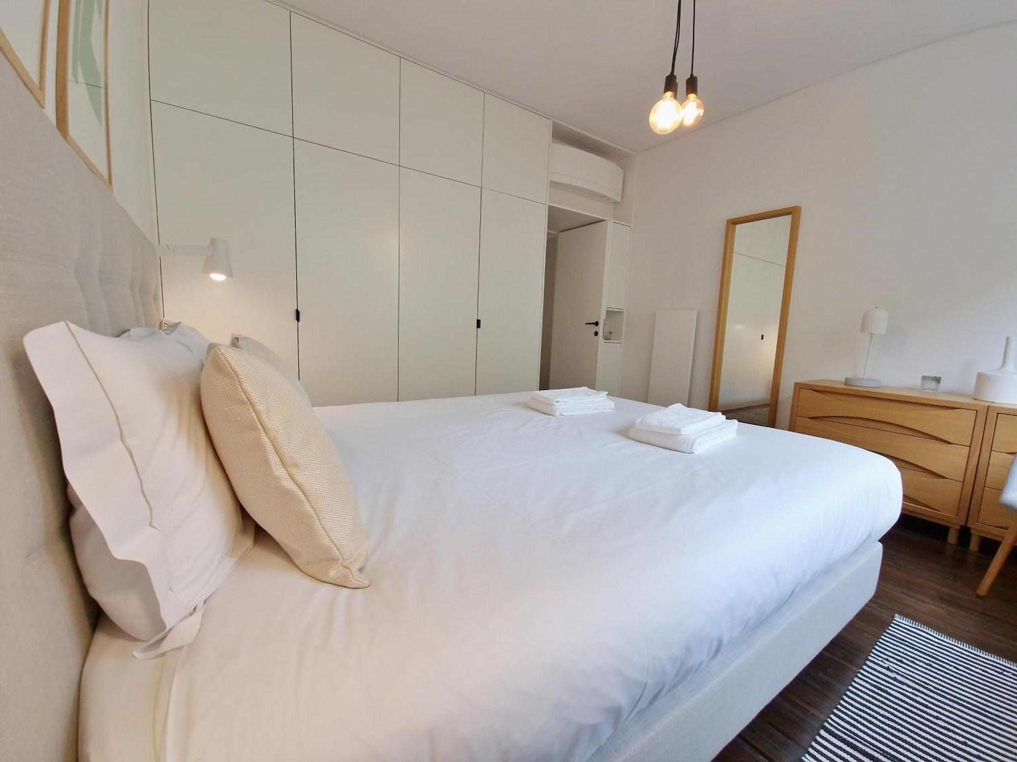 Mbird Riverside 2bd Flat With Garage Apartment Lissabon