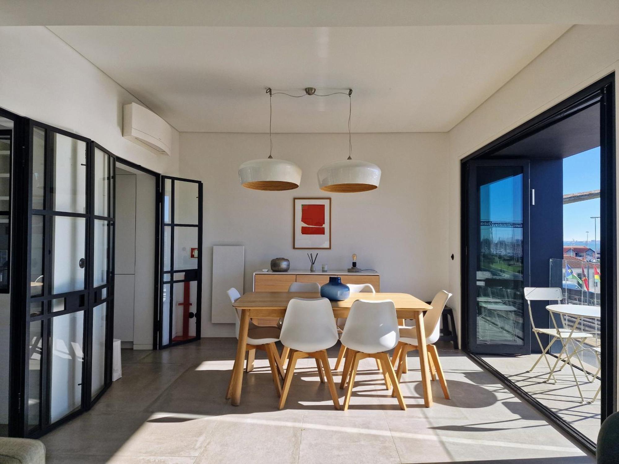 Mbird Riverside 2bd Flat With Garage Lejlighed *
